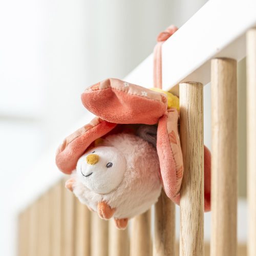 Nattou felhúzós rezgõ játék plüss Mila, Zoe and Lana - Zoe, a süni