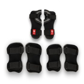 QPLAY Gyermekvédők Fekete, méret S, kor 3-5 év